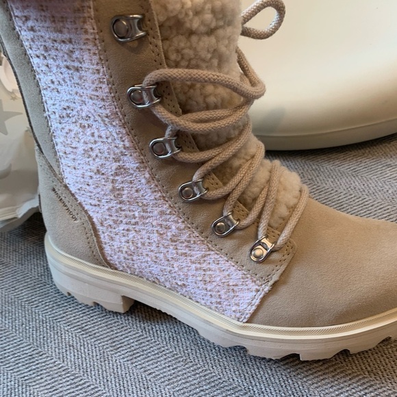 NWT Sorel Lennox Lace Cozy Waterproof Boot - Picture 6 of 8